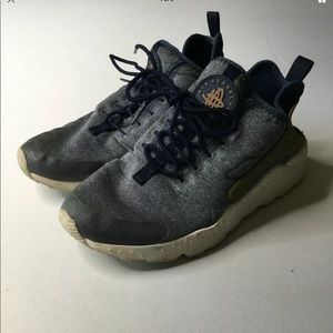 Womens Blue Tan White Nike Air Huarache Size 7